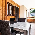 Haus Binelti, 公寓 费施